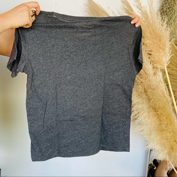 3/$20 NEW TARGET Fifth Sun Grey White Screen Printed Tee Shirt Crop Top M - Picture 6 of 7